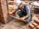 découvrez les erreurs fréquentes que les maçons commettent lors du calcul d'un angle droit et apprenez les méthodes efficaces pour les éviter et garantir des constructions précises.