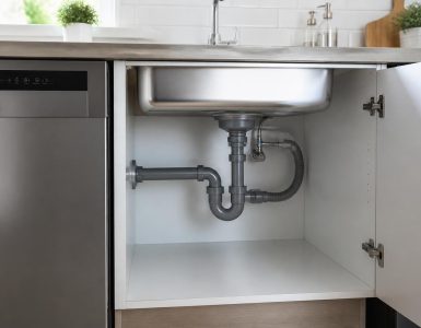 découvrez pourquoi bien raccorder l'évacuation du lave-vaisselle sur le siphon de l'évier est essentiel pour éviter les mauvaises odeurs, prévenir les fuites et assurer un fonctionnement optimal de votre installation.