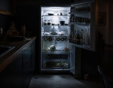 découvrez comment gérer la situation lorsqu'un frigo est resté ouvert toute la nuit et comment sauver vos aliments tout en évitant le gaspillage.